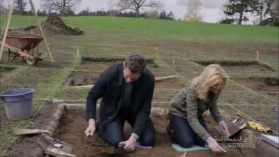 Fight snakes and bad guys - Site Unseen: An Emma Fielding Mystery