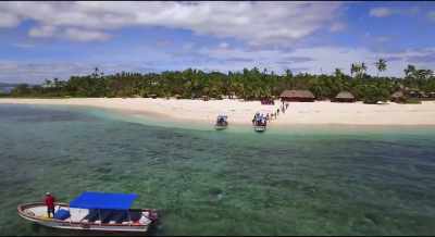 Fiji is every surfer's
favorite stop on tour. - Bethany Hamilton: Unstoppable