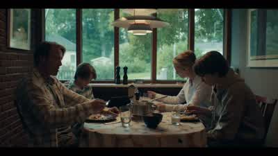 - Fik du afleveret den opgave? - Another Round