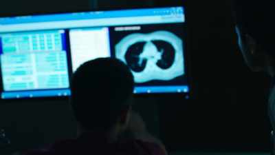 Filling defect in the
right pulmonary artery, - The Resident