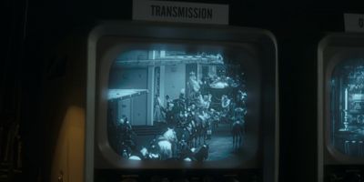 Final checks, please,
gentlemen. - The Crown