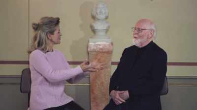 - Finally your line of symphonies
is coming! - Yeah, maybe! - John Williams: Live in Vienna