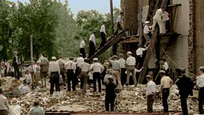 FINALLY, PRESIDENT HOOVER,
CONVINCED THE BONUS ARMY - America in Color