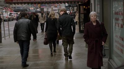 FINCH:
What did that drug cook look like? - Person of Interest