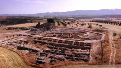 Finds here hint at
exceptional wealth. - Curse of the Ancients with Alice Roberts
