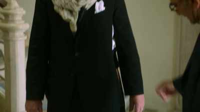 - Fine sense of style. I love that.
- [chuckles] Yeah? - The Reluctant Traveler with Eugene Levy