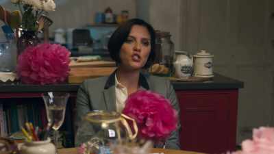 Fine, but she sits
on the kids table! - The Split