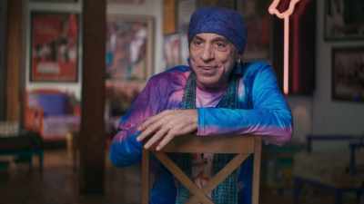 Fingering their machetes - Stevie Van Zandt: Disciple