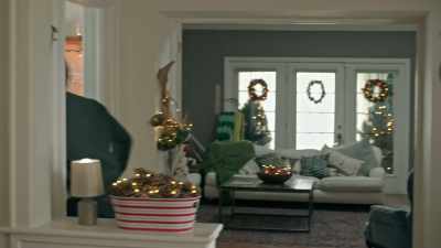 -[fire alarm beeping]
-[bright music continues] - Take Me Back for Christmas