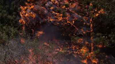 (fire crackles) - Fireboys