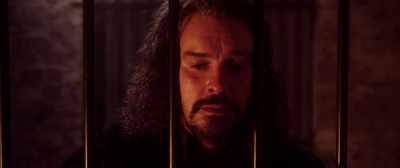 (fire crackling)
(ominous music continues) - The Highwayman