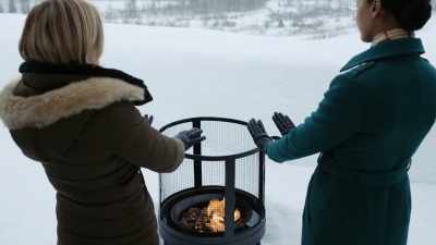 (fire crackling) - A Royal Christmas Crush