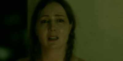 (fire crackling)
(scarecrow groaning) - Amityville Scarecrow