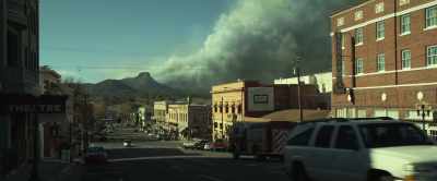 (FIRE TRUCK HORN HONKS)
(SIREN WAILING) - Only the Brave