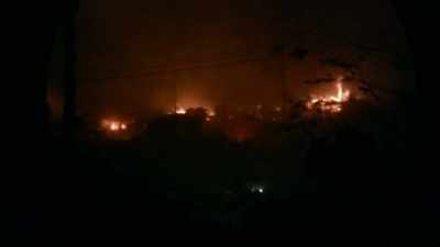 FIREMAN 2 (over radio):
Engine 31 is fighting
that fire right now. - Paris to Pittsburgh