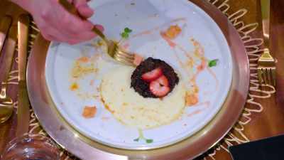 First glance,
the plate-up is just not good. - Pressure Cooker