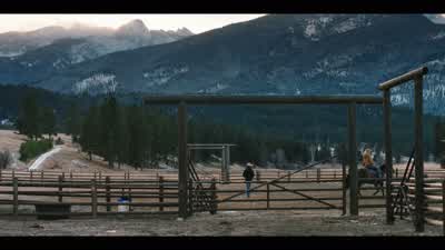 - First good thing I've seen in weeks. - Yellowstone
