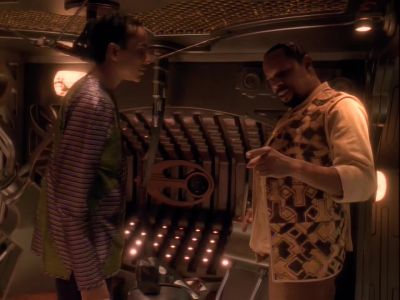 First we have to deploy the mainsails.
Take that winch there. - Star Trek: Deep Space Nine