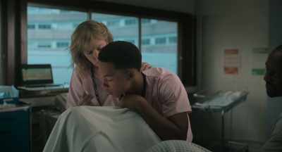 - First, you insert a finger, - Sage homme
