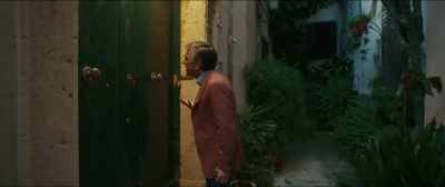 First, open this door!
It's the mayor who orders it! - Compromessi sposi