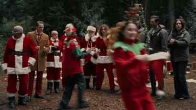 First Santa to finish,
their team wins. - The Santa Class