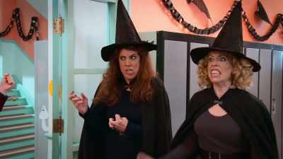 First, we'll get the girls. - Scaredy Cats