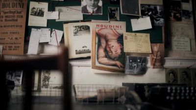 Fishburne: By 1920, 50‐year‐old Houdini - History's Greatest Mysteries