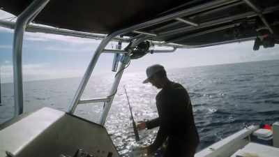 [fishing rod reeling] - Deadliest Catch: Bloodline