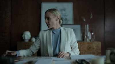 Five billion dollars
are at stake, Martin, - Swimming with Sharks