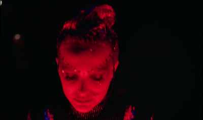 Five, four, three, - Vox Lux