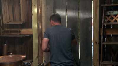 Five, four, three, two, one. - Moonshiners: Master Distiller