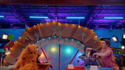 Five, four, three, two, one. Socks down! - Muppets Now
