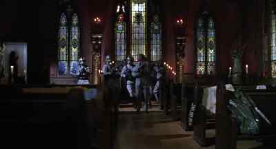 Five-meter spread.
Search the perimeter. - RoboCop 3