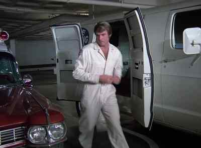 Five seconds to impact... four... - The Six Million Dollar Man