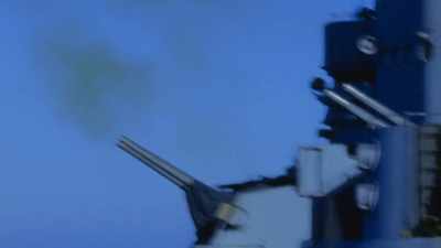 FIVE SHIPS COORDINATE
AN ALL-OUT FIRESTORM. - The Pacific War in Color