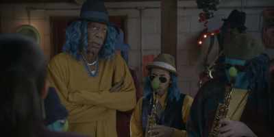 - Five, six, seven, eight.
- (SAXOPHONES CONTINUE) - The Muppets Mayhem