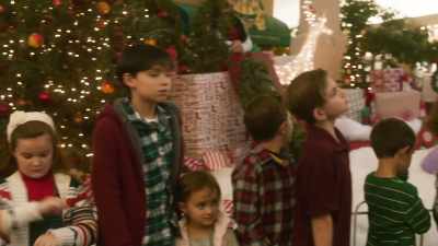 Flaky actors, I hired
that guy six months ago, - Santa Fake