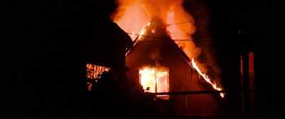 (flames crackling) - Revealing Ukraine