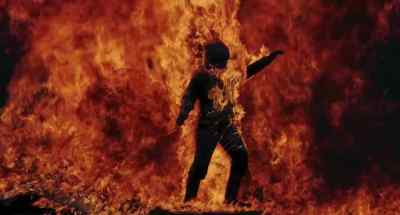 (flames crackling) - Deathsport