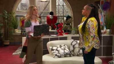 Flamingos,
flamencos, they dance, - Raven's Home