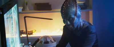 (flesh squelching) (Lock screaming) - Alien Planet