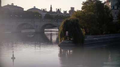[ Fleur Offwood's
"Planer sur la vie" plays ] - Love Trip: Paris