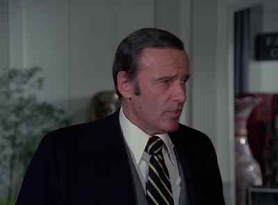 FLIGHT COM:
It looks good at NASA One. - The Six Million Dollar Man
