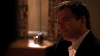 Flipped on the light switch-- look what I got. - NCIS