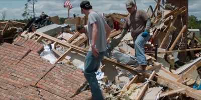 - Flood involves
the U.S government - Hot Money