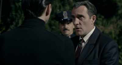 - Florian, la macchina.
- > Subito, ispettore. - Diabolik