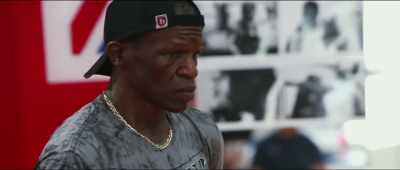 Floyd Mayweather Sr. a dat
poate cel mai mare boxer din istorie. - Hatton