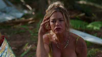 [fluttering sounds] - Hunting Housewives
