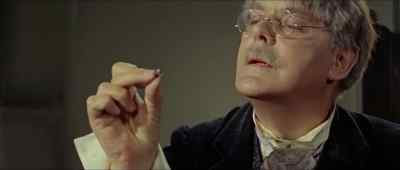 Fly away, Peter. - Dracula: Prince of Darkness