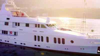 [foghorn blares] - Below Deck Mediterranean